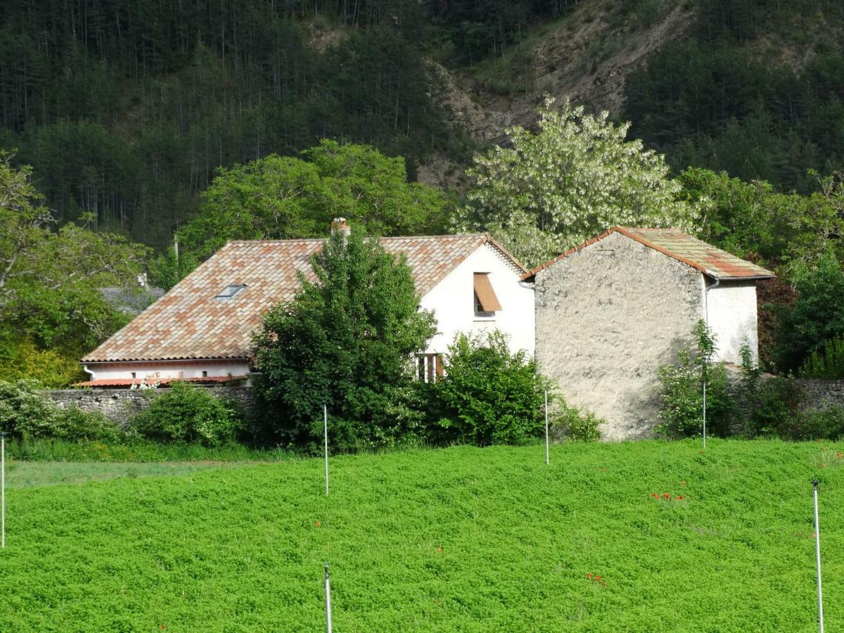 La Roulotte Villa Châtillon-en-Diois Buitenkant foto