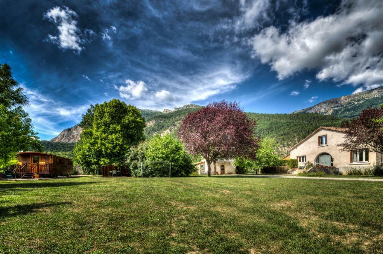 La Roulotte Villa Châtillon-en-Diois Buitenkant foto